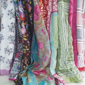 LOT OF 9 VINTAGE PRINT SCARFS RETRO